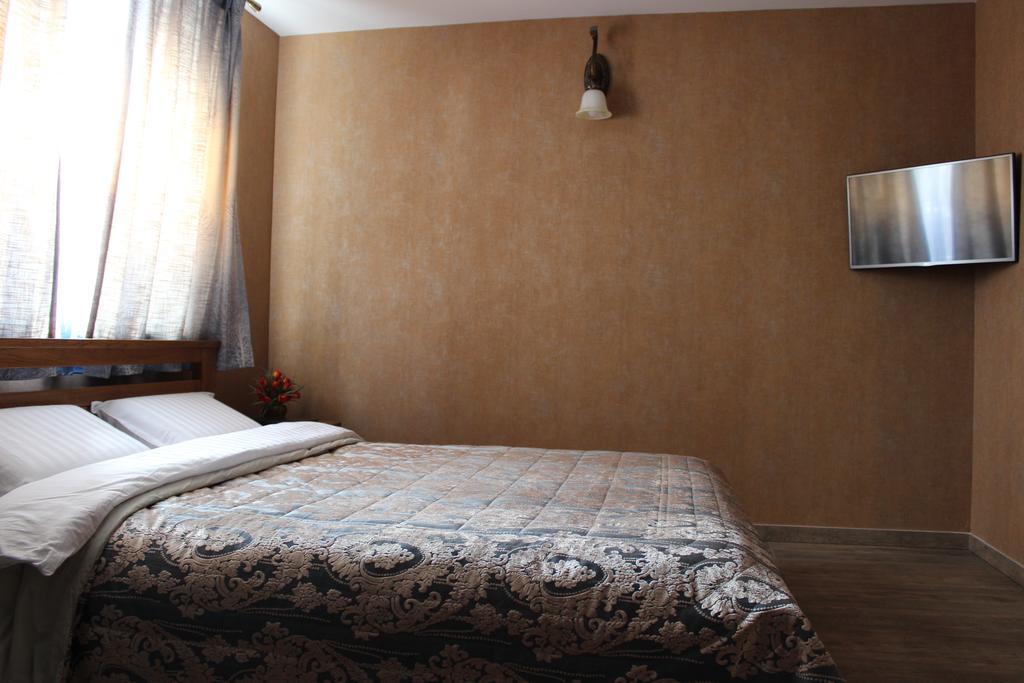 Hotel Barin House à Soumy Extérieur photo