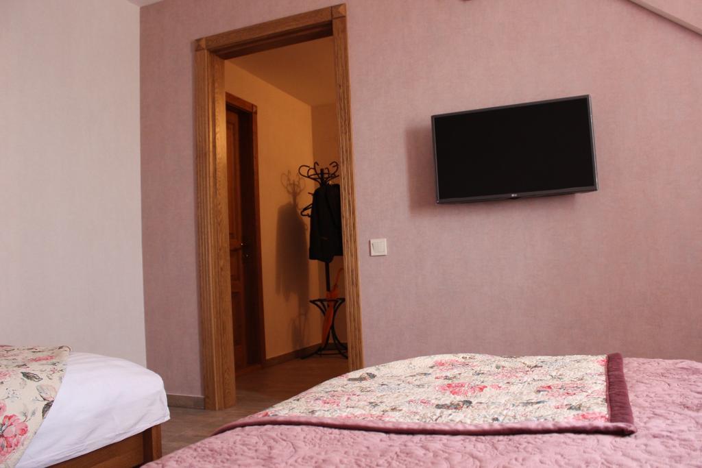 Hotel Barin House à Soumy Extérieur photo