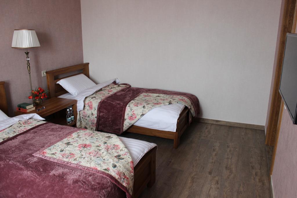 Hotel Barin House à Soumy Extérieur photo